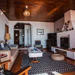 Apartamento Charmoso no Funchal, com grande Jardim e Vista Esplêndida